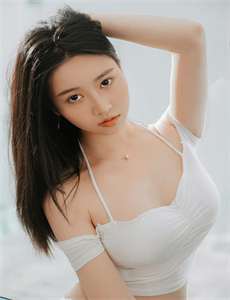 《吻戏片段禁区免费观看-任嘉伦一家三口现身机场》