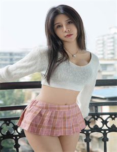 《风骚诱惑-巨乳公交强迫小说》